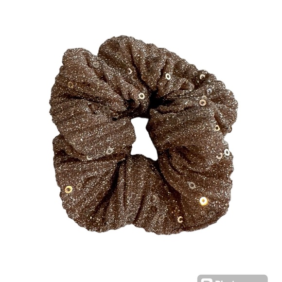 Set of 4 holiday hair scrunchies - Picture 4 of 6